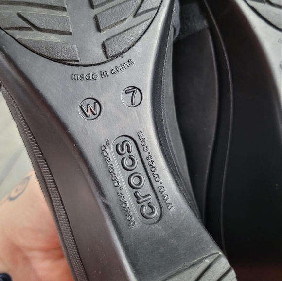 CROCS | wedge heel closed toe maryjane shoes - Picture 9 of 9